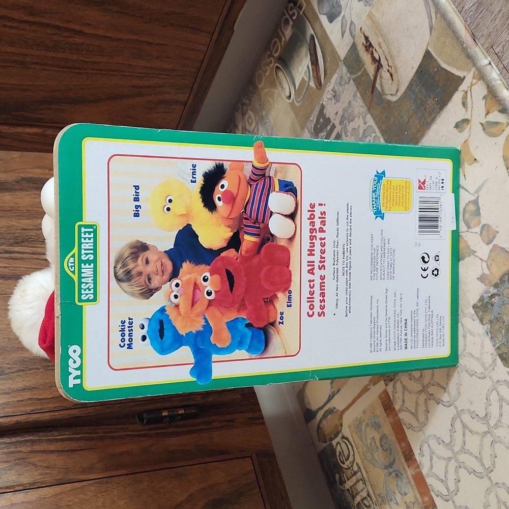 Sesame Street  Holiday Elmo in box. - Picture 3 of 6